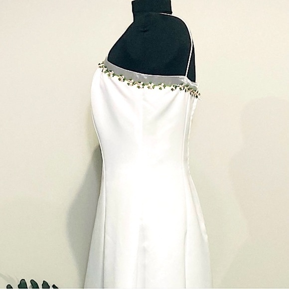 White Prom or Bridal Wedding Dress - Picture 8 of 16